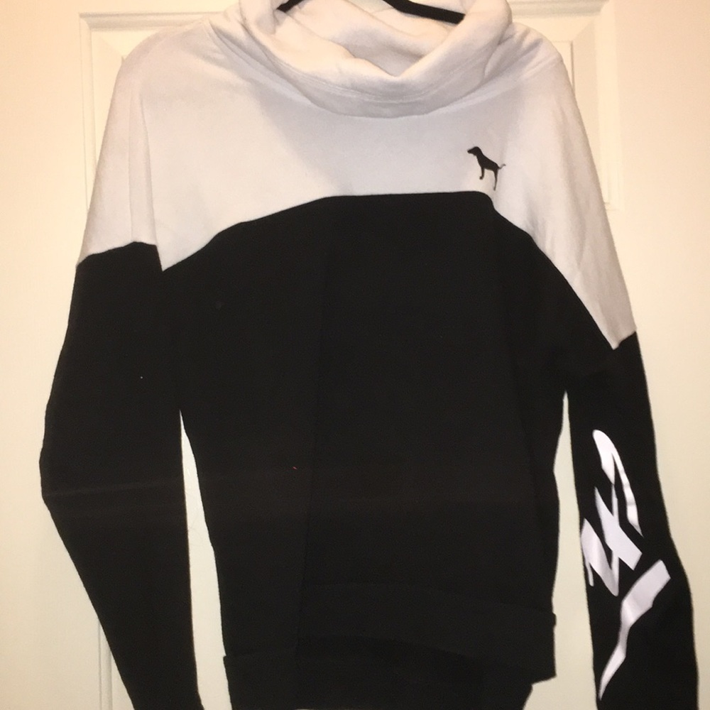 Cozy VS Pink hoodie